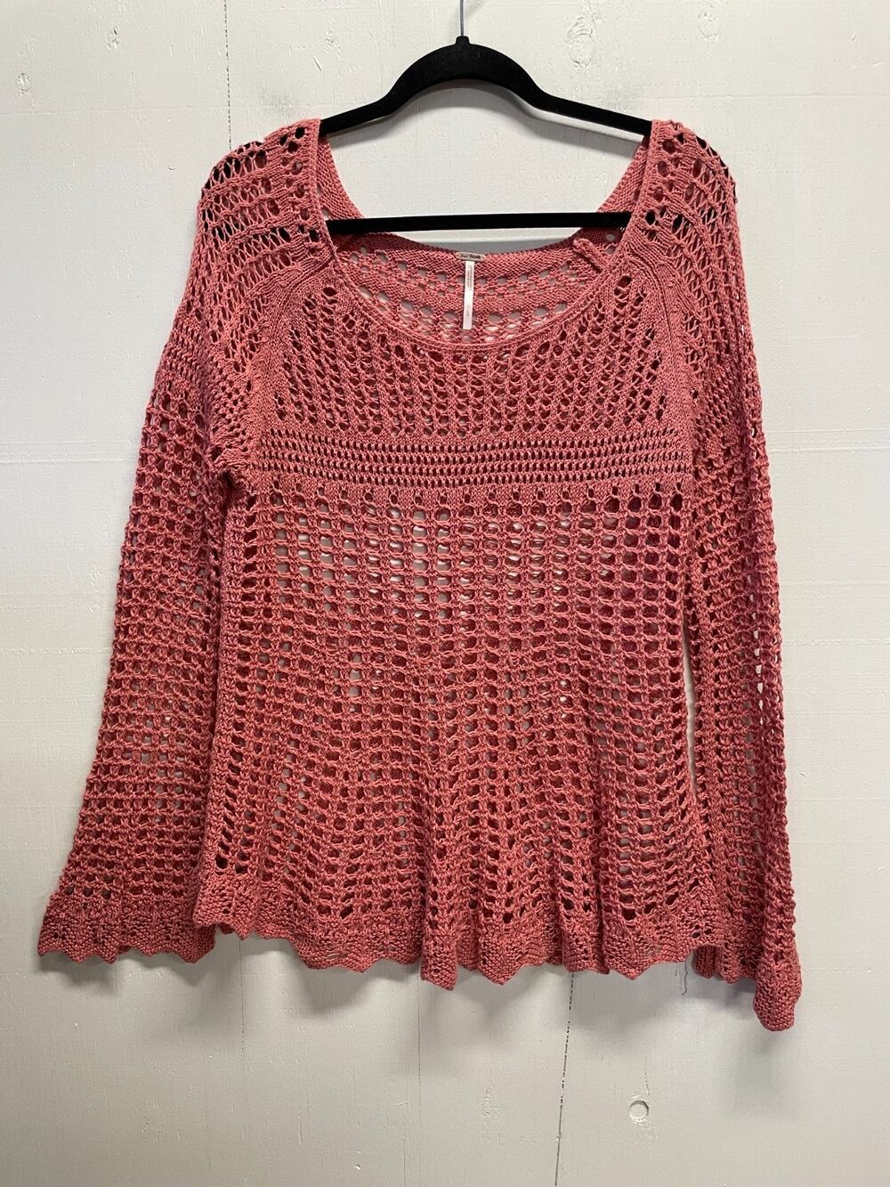 Free People Women's Crochet open-Knit Top Size Large Coral Pink Bell Sleeves